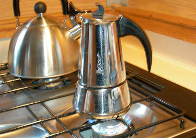 https://www.truckcampermagazine.com/wp-content/uploads/Bialetti-stovetop-percolator-camper.jpg