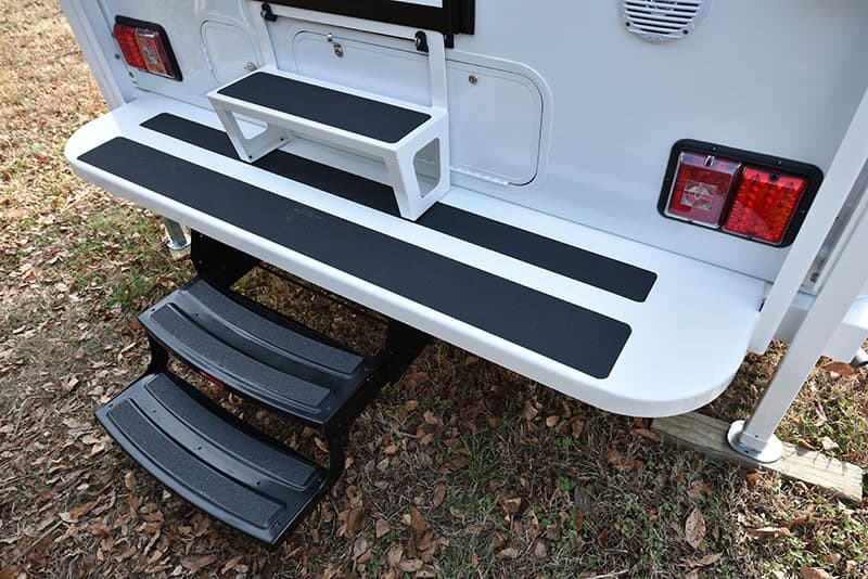 Bigfoot 10.4 Rear Bumper And Steps