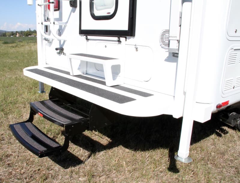 Bigfoot Aluminum Rear Platform Step Bumper