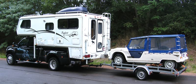 Bigfoot towing Citroen