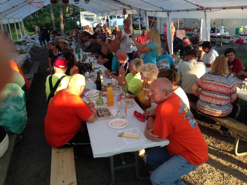 Buffet dinner at the rally