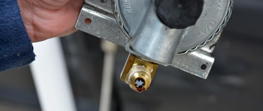Propane-Regulator-oil-drip