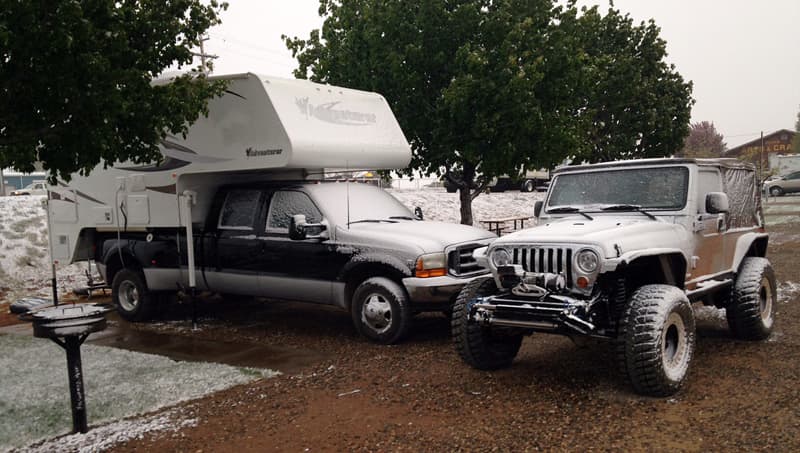 Jeep disconnected from truck camper rig