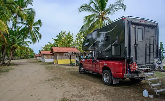 daily-grind-Panama Las-Layas-beach-camping