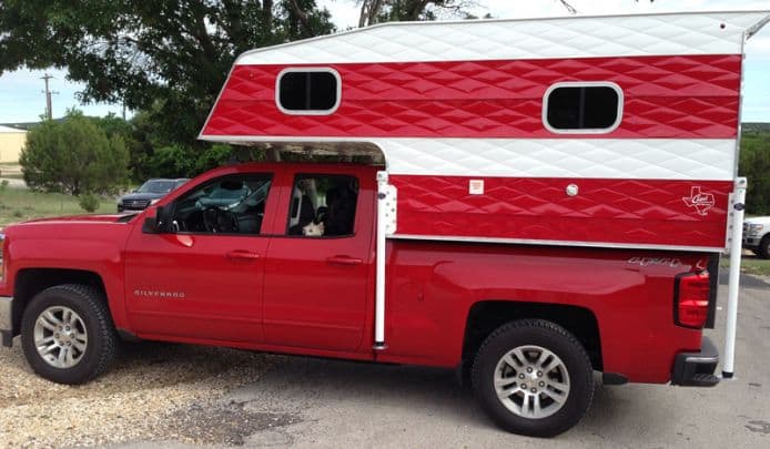 capri-camper-Red white-Rieco-Titan-Jacks