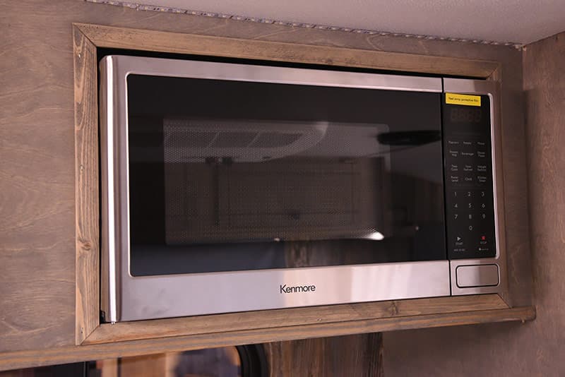 Capri Retreat kitchen microwave