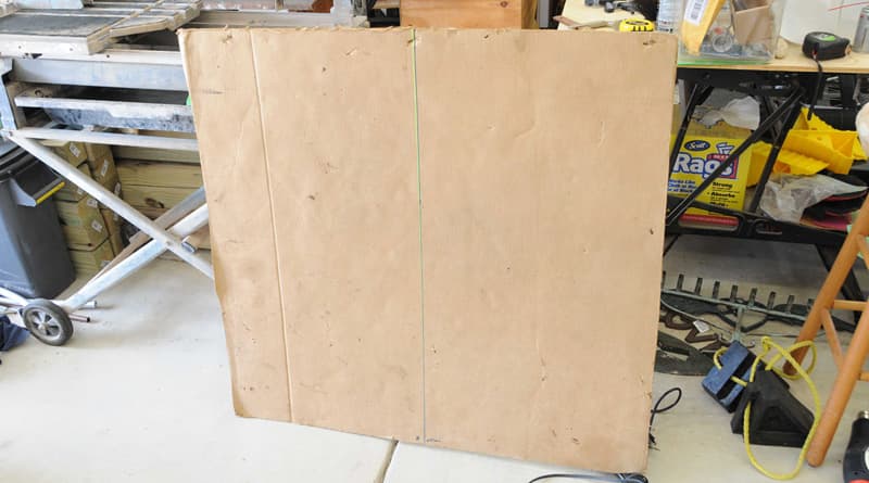 Cardboard-and-level-line-sample