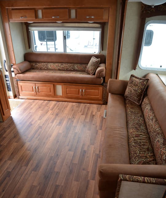 chalet-triple-slide-double-sofa-camper