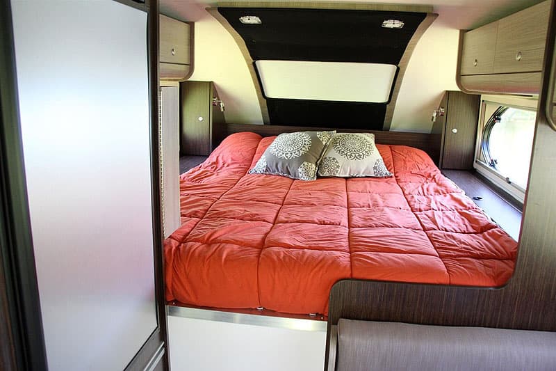 Cirrus 820 cabover queen size bed