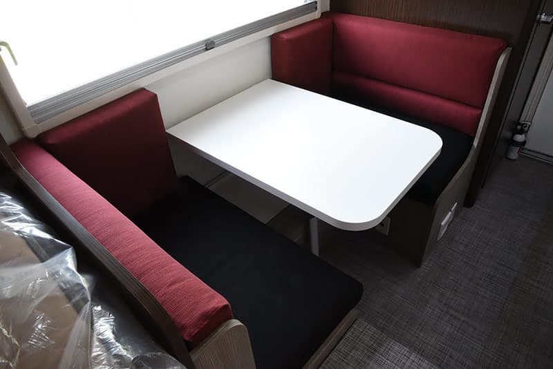 Cirrus 820 face-to-face dinette