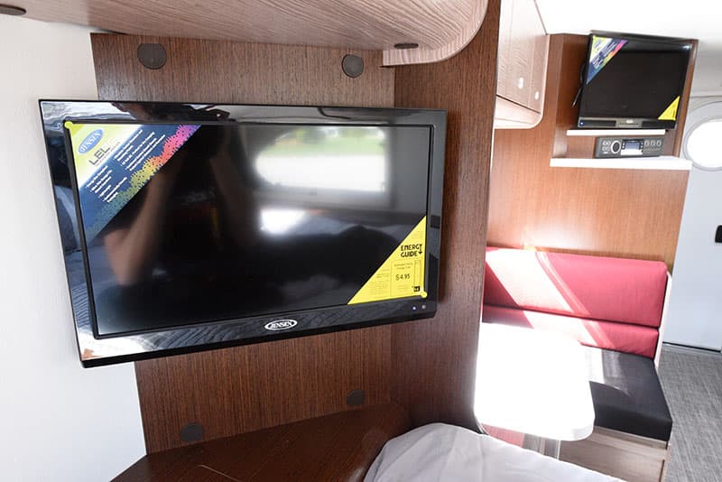 Cirrus 920 Cabover Second Television