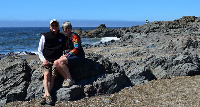 Oregon Beach, hunting for agates