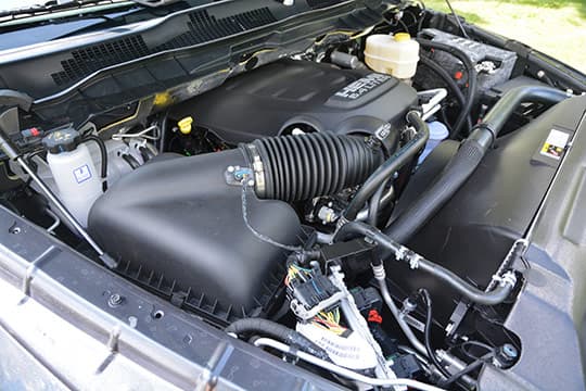 Ram-3500-HEMI-Engine-2