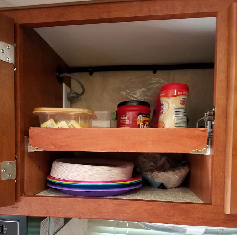 Sliding kitchen shelves for organization