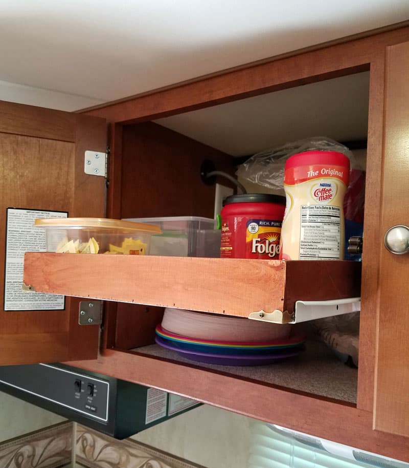 Shelf slid out in kitchen