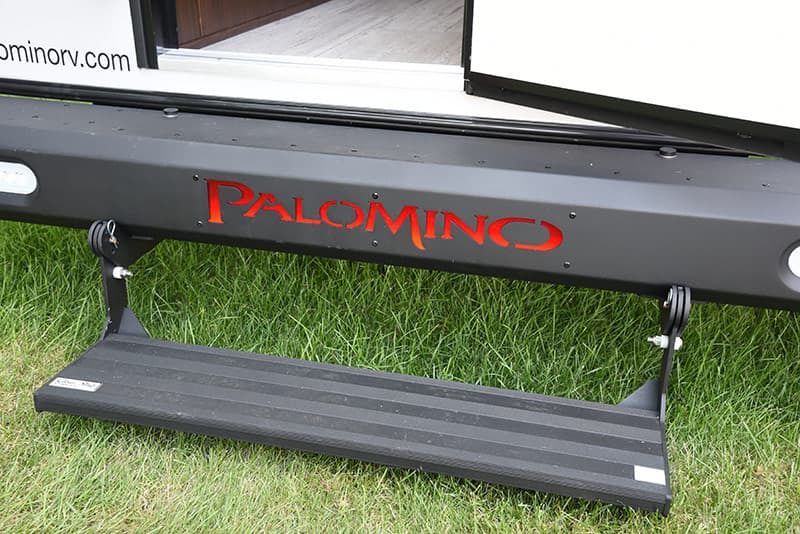 Palomino logo in rear Dura Trak bumper