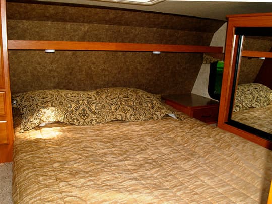 2015-Eagle-Cap-Bedroom