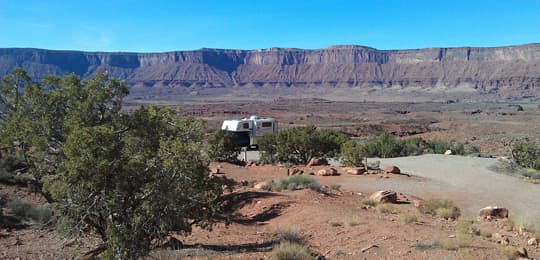 Camper-5500-Fisher-Towers-Utah