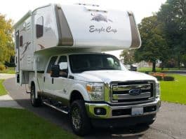 Eagle-Cap-1200-camper-front