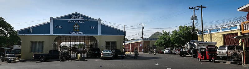 Entering Honduras at border crossing