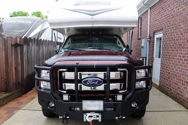 Ford-F-450-with-Lance-Camper