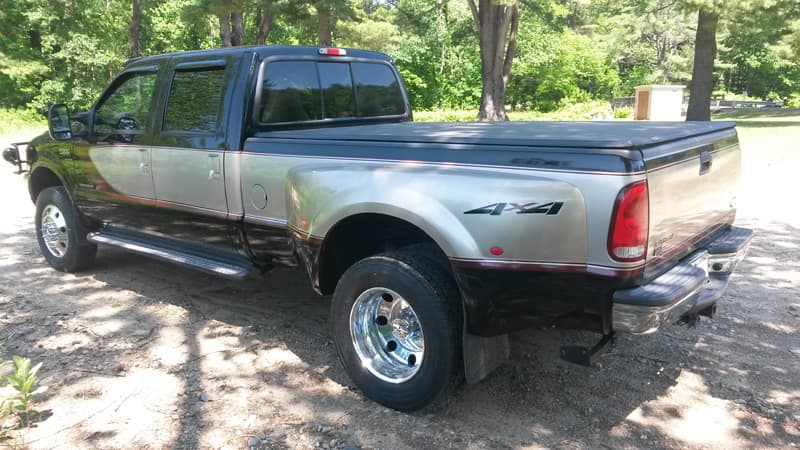 Dually truck mud flaps on Ford