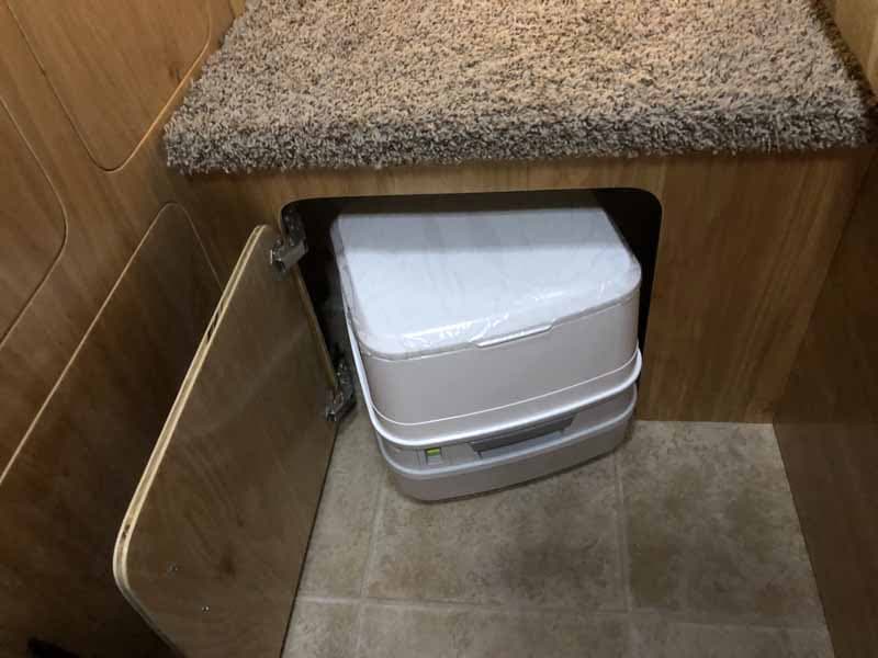 Geo-Den Flip Porta Potti Step