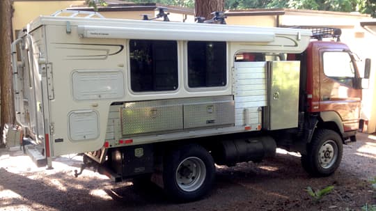 Fuso-truck-camper