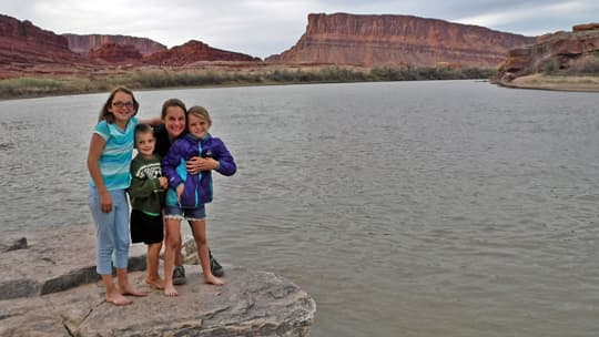 pop-up-camper-family-The-Colorado-River-UT