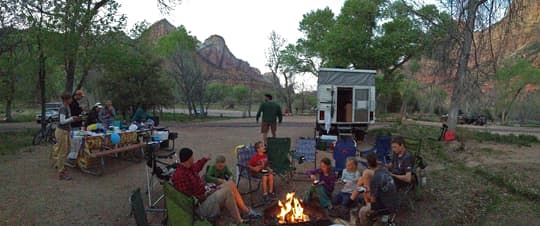 pop-up-camper-family-camp-fire