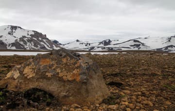 Iceland-scenery-edge-of-glacier-Langjokull