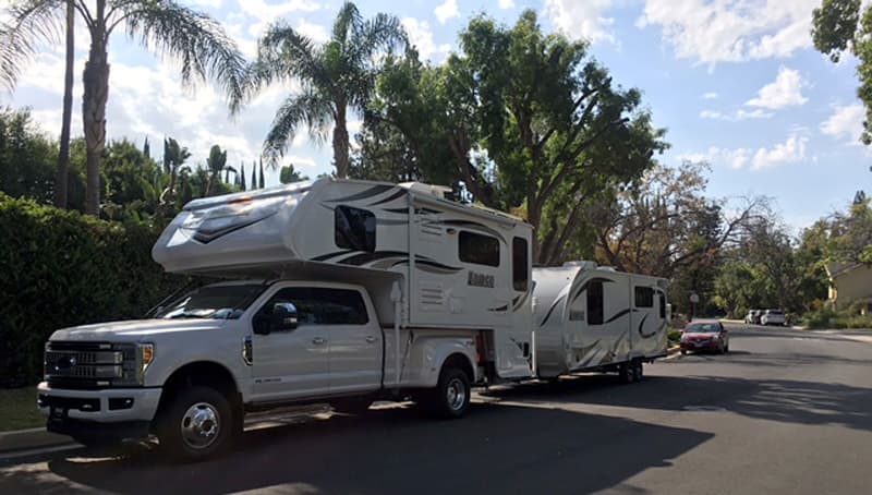 Lance 1172 and Ford towing Lance Trailer