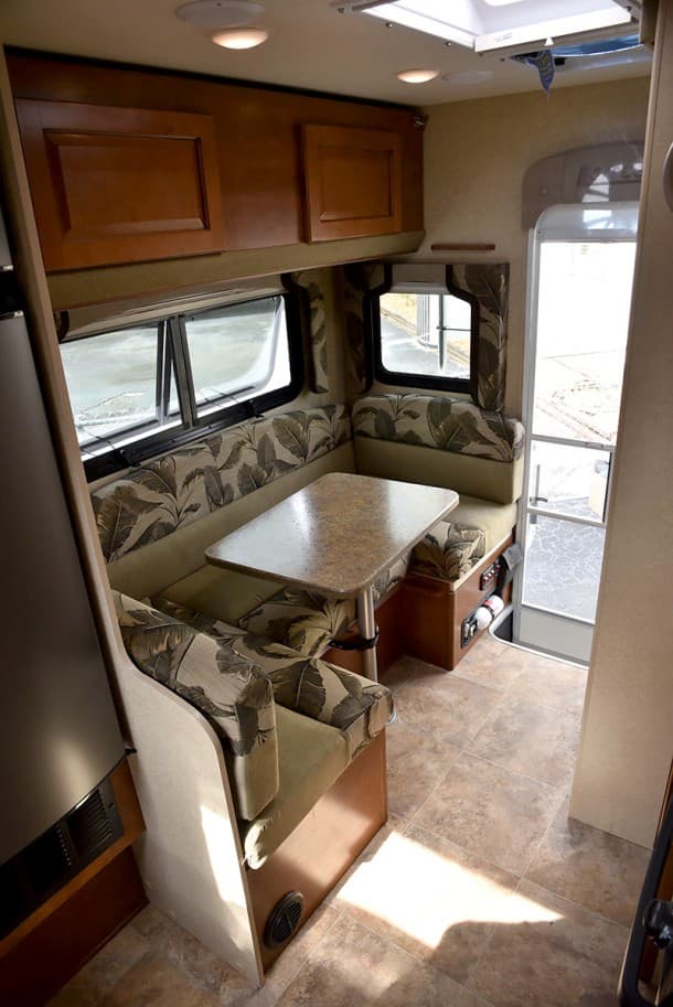 Lance 850 Review Long Bed, Wet Bath Camper