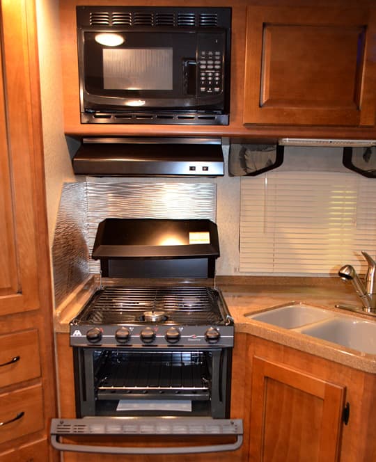 Lance-975-kitchen-stove-oven-microwave