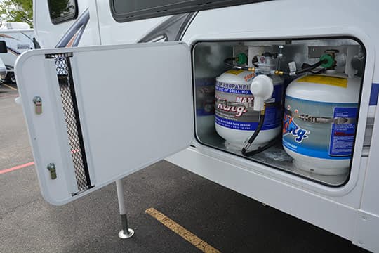 Lance1052-EXT-BIG-Propane
