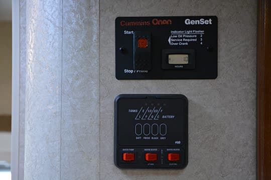 Lance1052-INT-BIG-KitchenMonitorGenerator