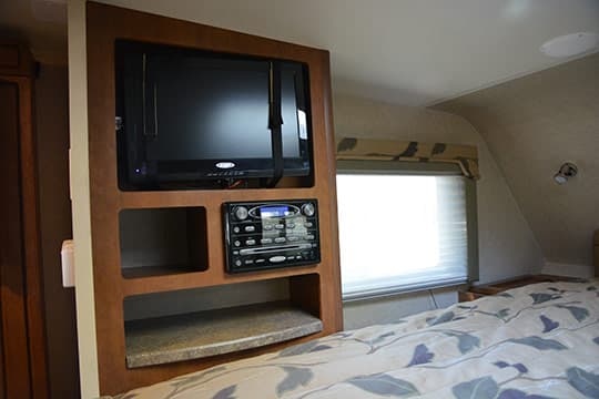 Lance1052-INT-BIG-StereoTV3