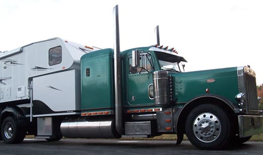 Peterbilt-Camper-rig