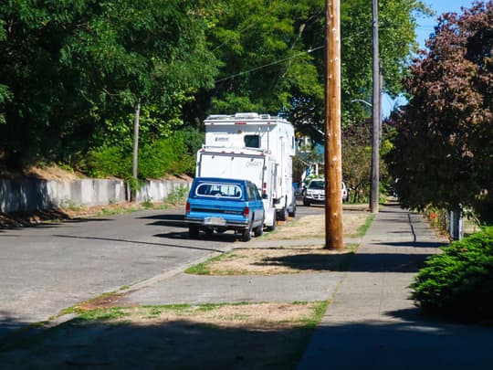 Stealth-Camping-neighborhood-3