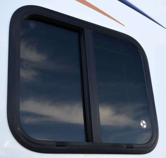 lance-camper-2015-dual-windows