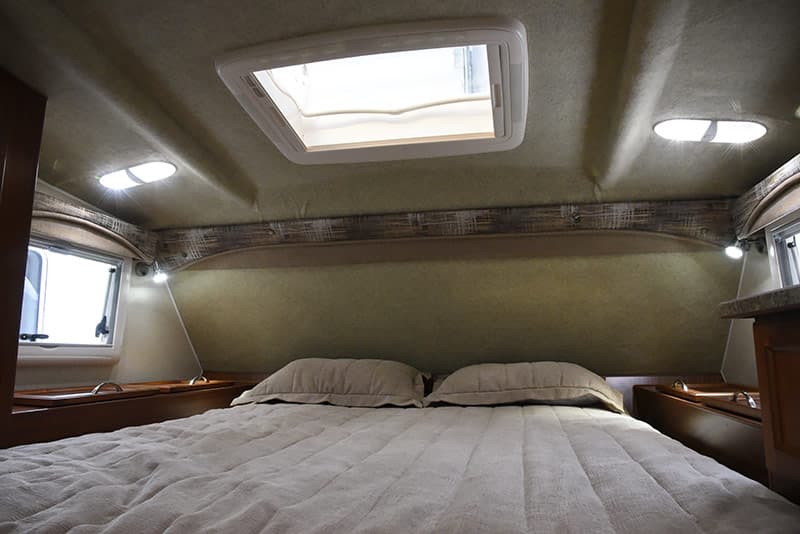 Northern Lite 10-2 Heki skylight and storage