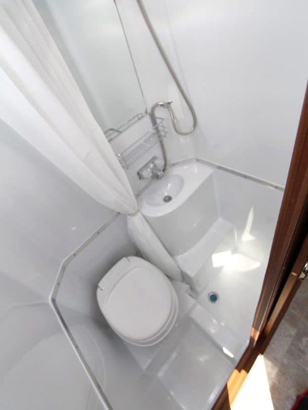 2018 Northern Lite 811 EX Short Bed, Dry Bath Fiberglass Camper