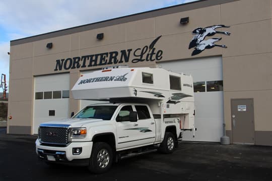 Northern-Lite-Factory-camper