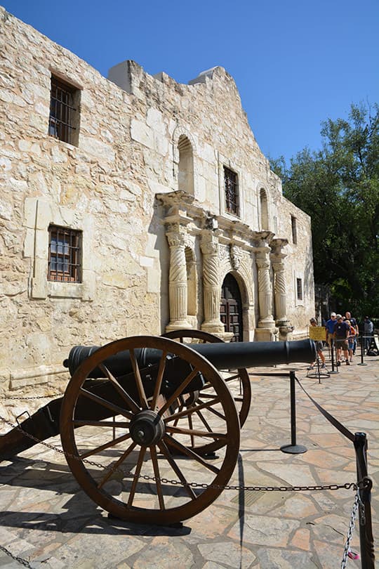 SanAntonio-BIG-Alamo-Front1