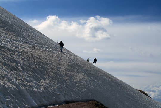 family-camps-Wyoming-Hiking-to-Medicine-Wheel