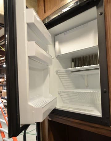 5 cubic foot refrigerator door open Palomino HS-650