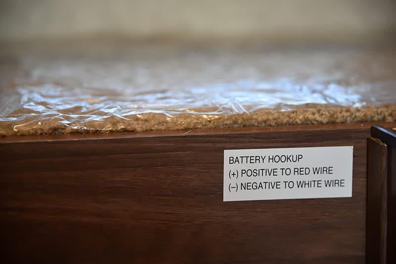 Palomino SS-550 Battery box label