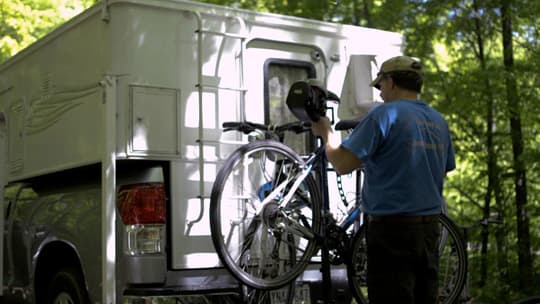 painting-on-the-road-bikes