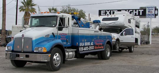 roadside-assistance-truck-camper