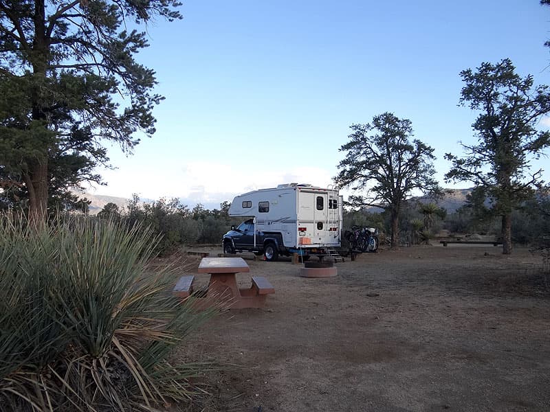 Road school dry truck camping